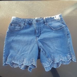 Earl Jean shorts.Scalloped edge with eyelet detail